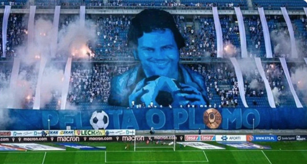 La polémica pancarta de Pablo Escobar en el fútbol de Polonia