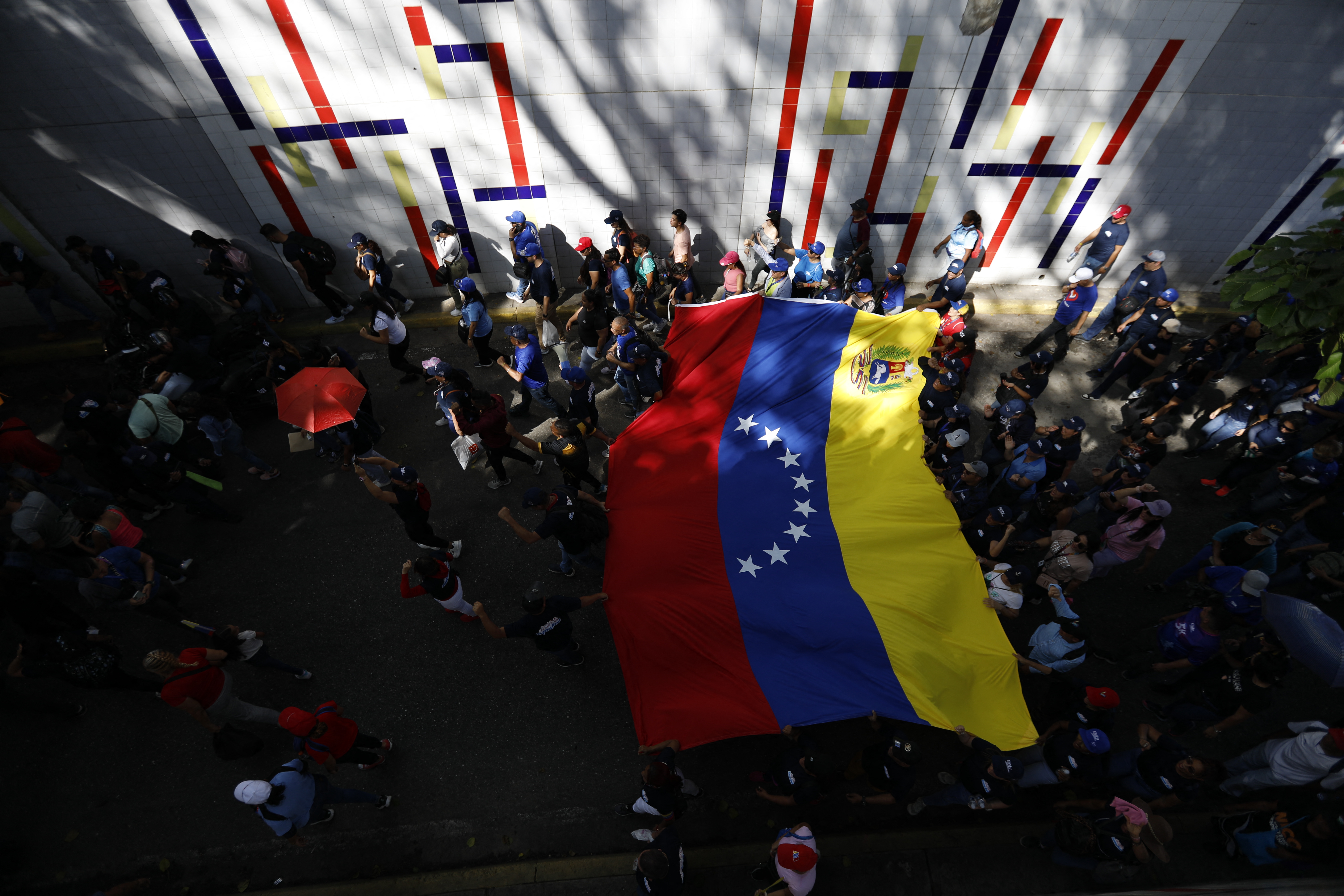 “No vamos a dejar la calle”: Machado convoca marchas; el oficialismo llama a la suya