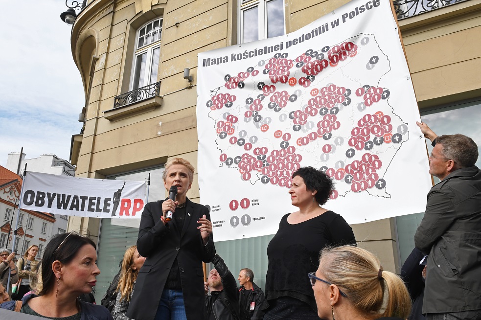 Aumenta presión contra Iglesia Católica en Polonia por casos de abuso sexual