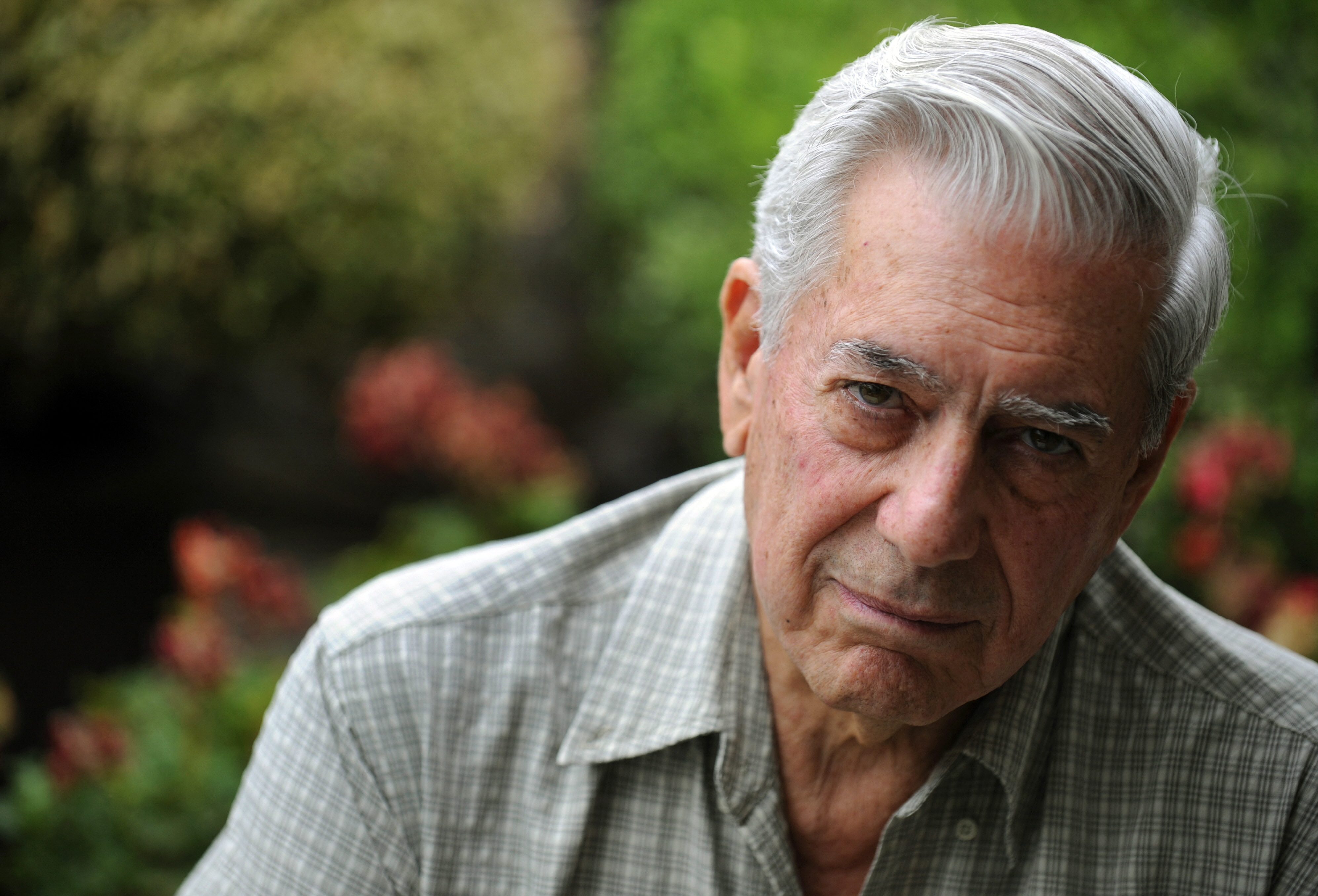 (FILES) Peruvian writer Mario Vargas Llosa is pictured during an interview at his home in Madrid on October 7, 2009.