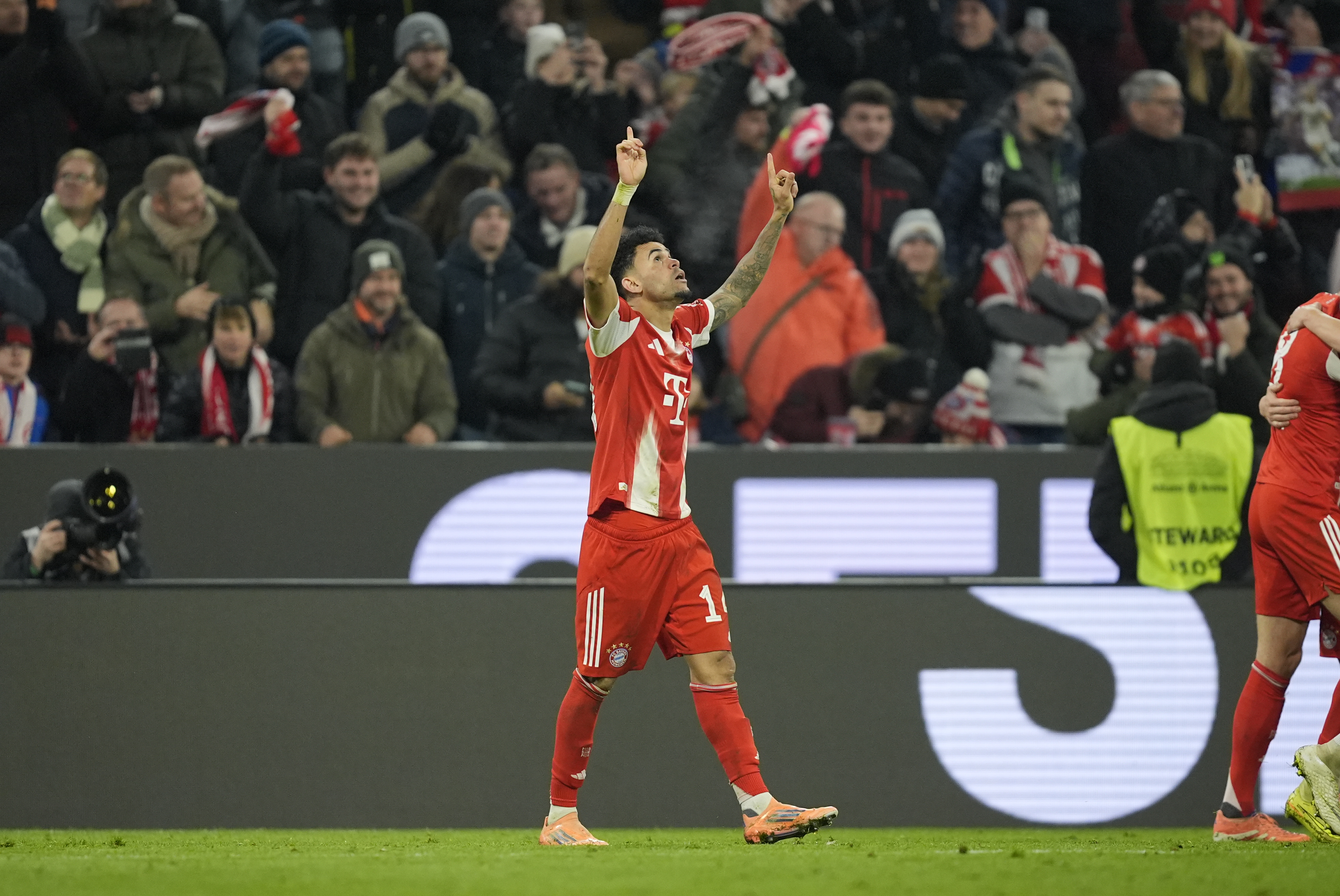 Así fue el gol agónico de Luis Díaz al 90+2 con el que Bayern Múnich ganó su partido: video