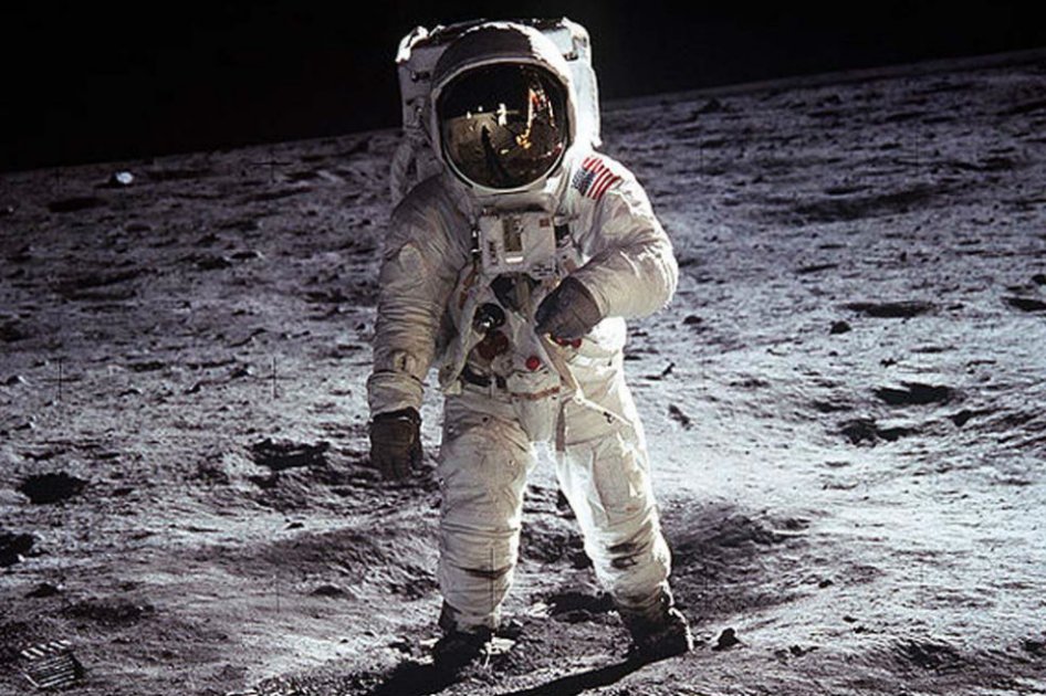 Autógrafos de Neil Armstrong serán subastados