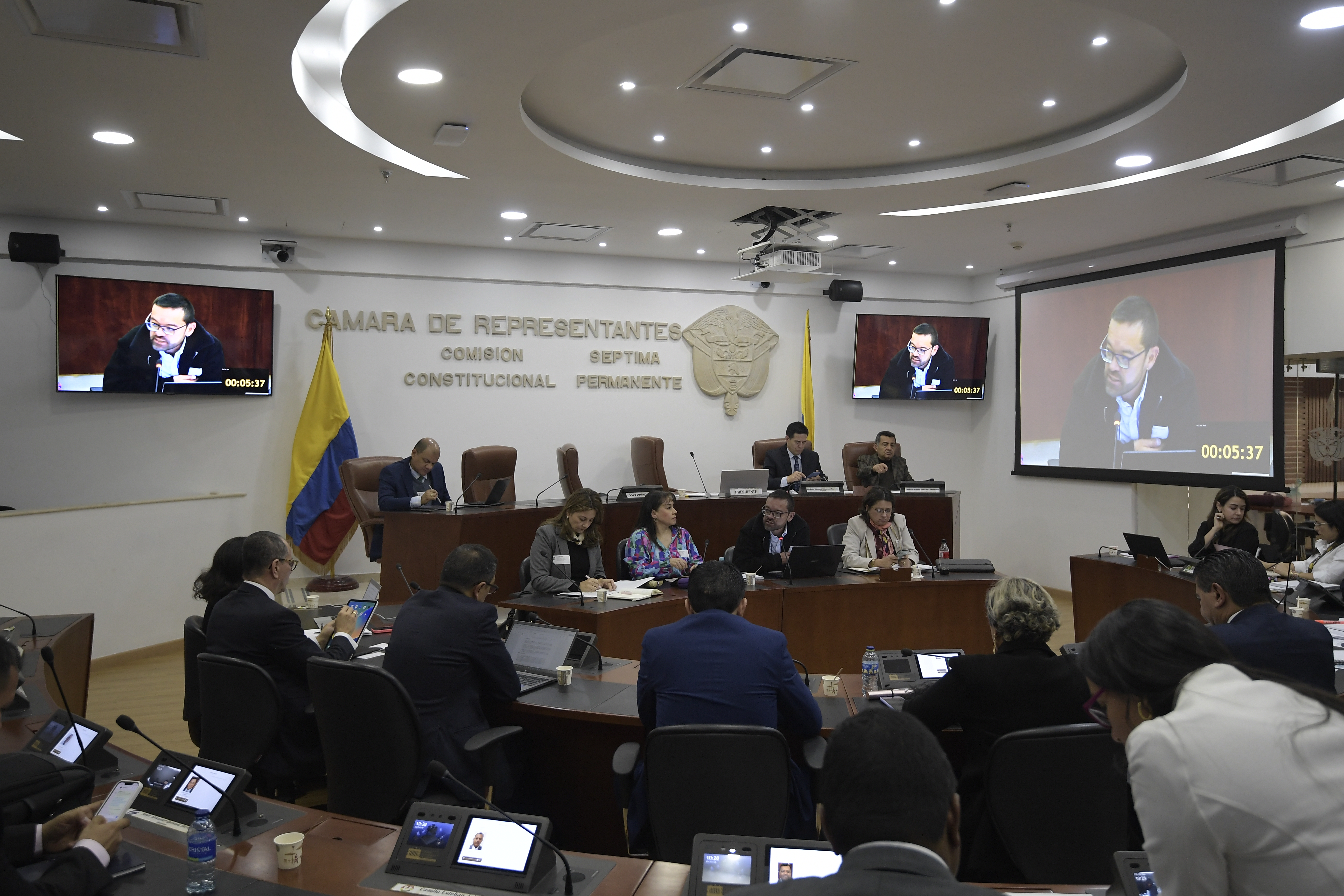 Se aplaza el inicio del debate de la reforma a la salud
