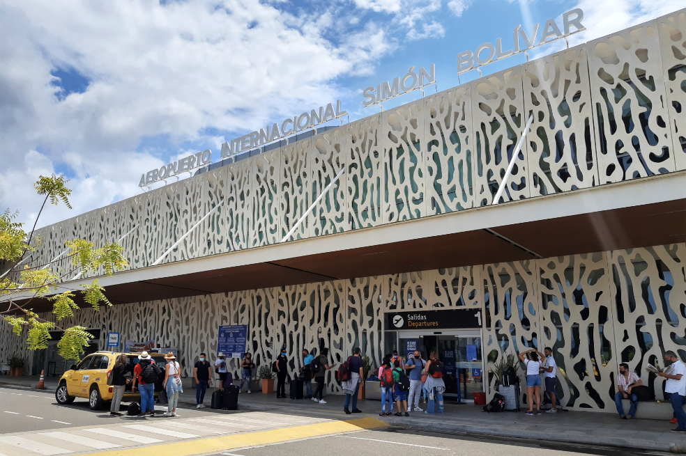 Aeropuerto Simón Bolívar de Santa Marta recibirá $75.000 millones para ampliación