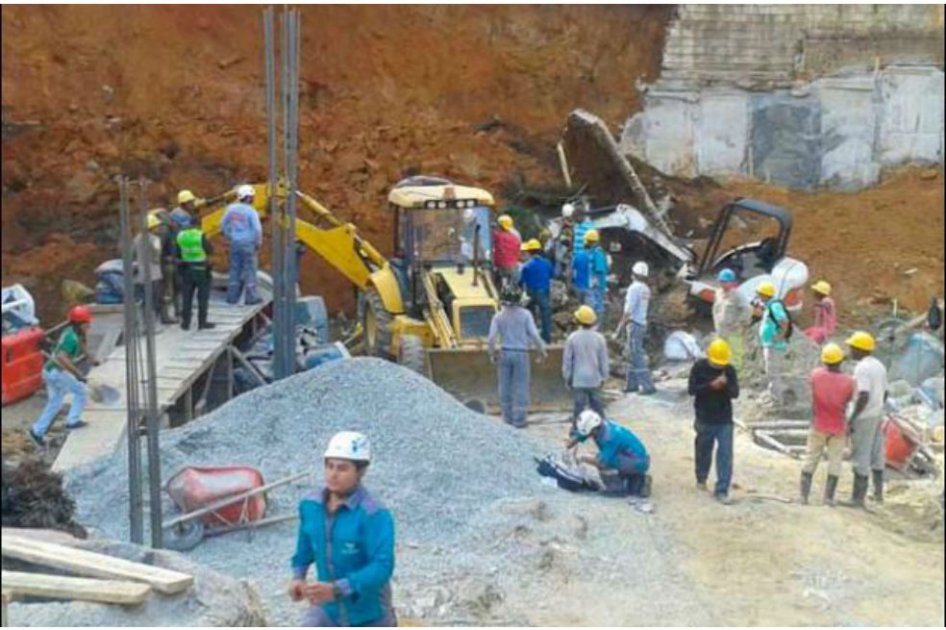 Alud de tierra sepultó a tres obreros en construcción de Medellín