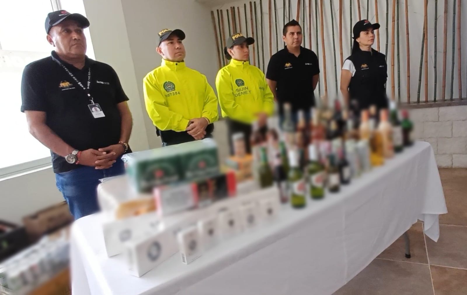 Policía incautó 190 botellas de licor de contrabando en Meta