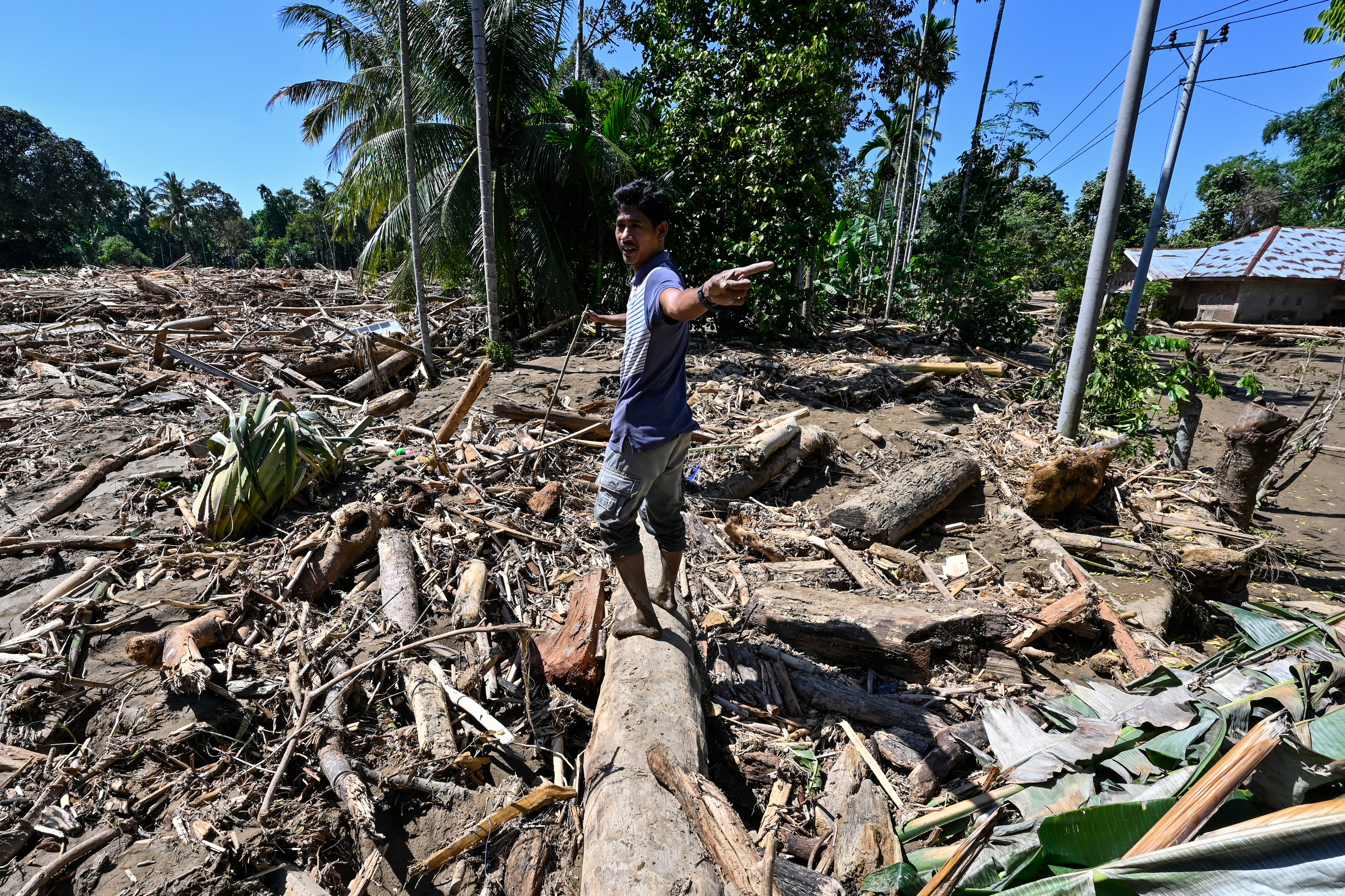 Las inundaciones en Indonesia, Tailandia y Sri Lanka dejan más de 900 muertos