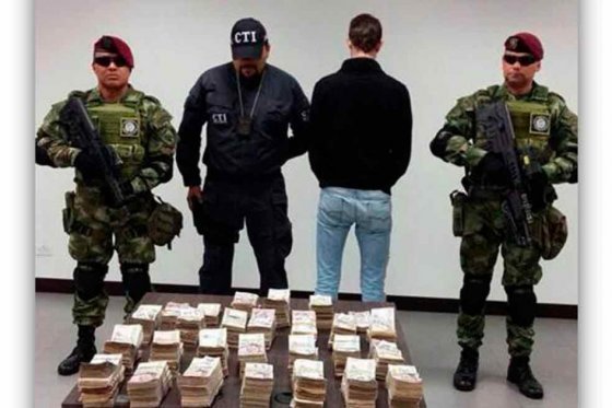 Este fue el dinero encontrado en el primer carro que perteneció al Congreso y que estaba siendo usado para transportar dinero ilegal.