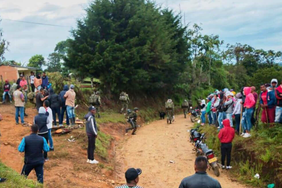 Campesinos del Cauca expulsaron a miembros del Ejército de su territorio