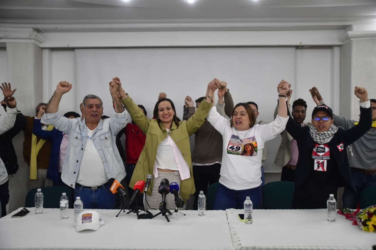 La exministra Carolina Corcho estuvo acompañada por la candidata al Senado Angélica María Gutiérrez.