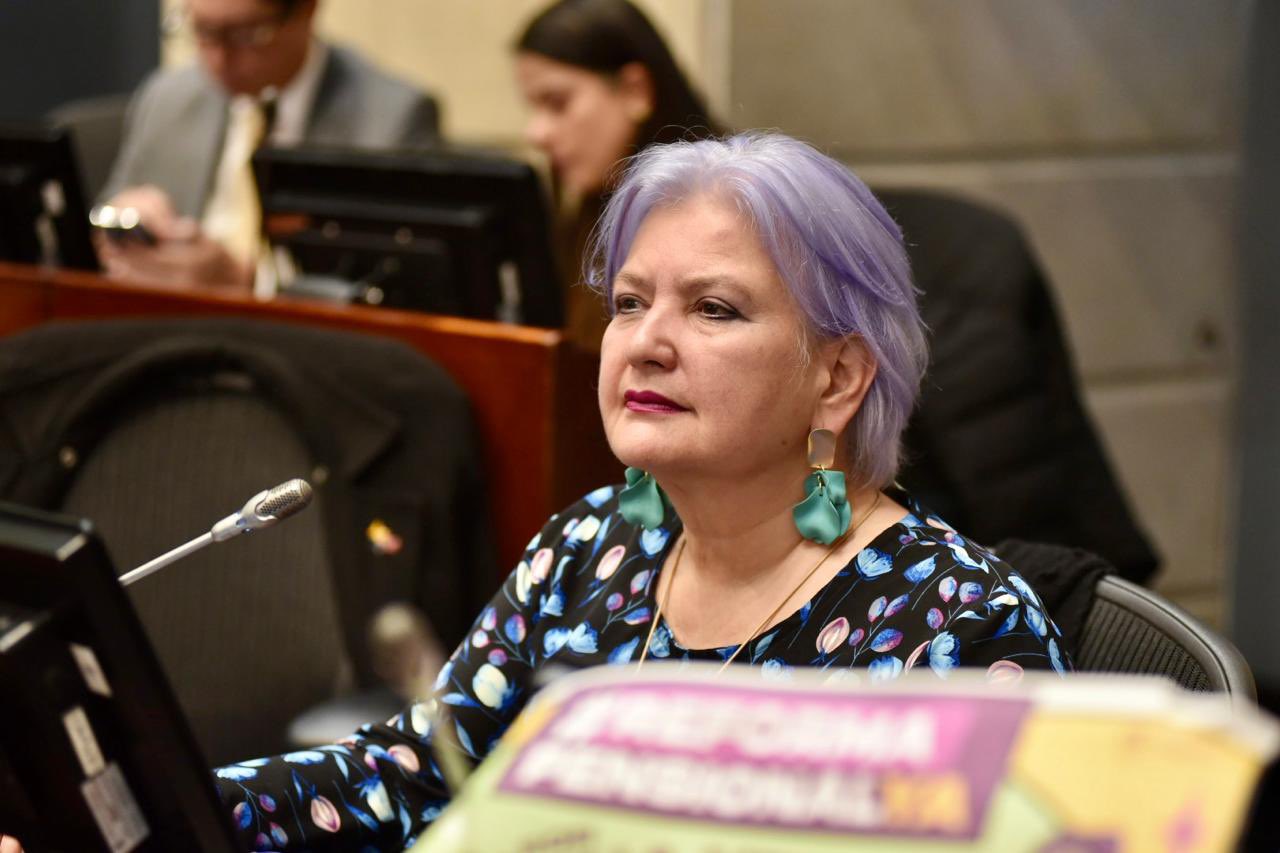 Gloria Flórez ofreció apoyo al gobierno en diálogo con la Asamblea Nacional Venezolana