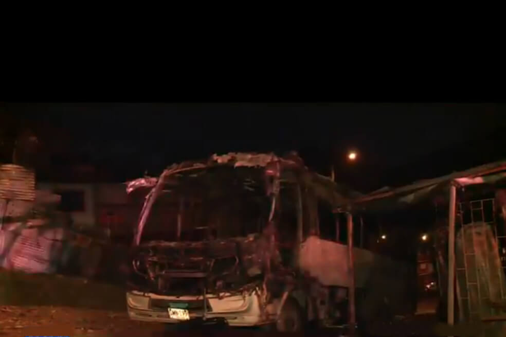 Queman bus cerca de la cárcel La Picota, donde permanece recluido Jesús Santrich
