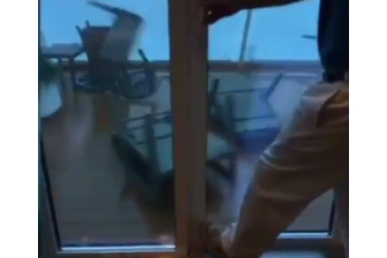 Turistas filman aterradora tormenta vivida a bordo de un crucero