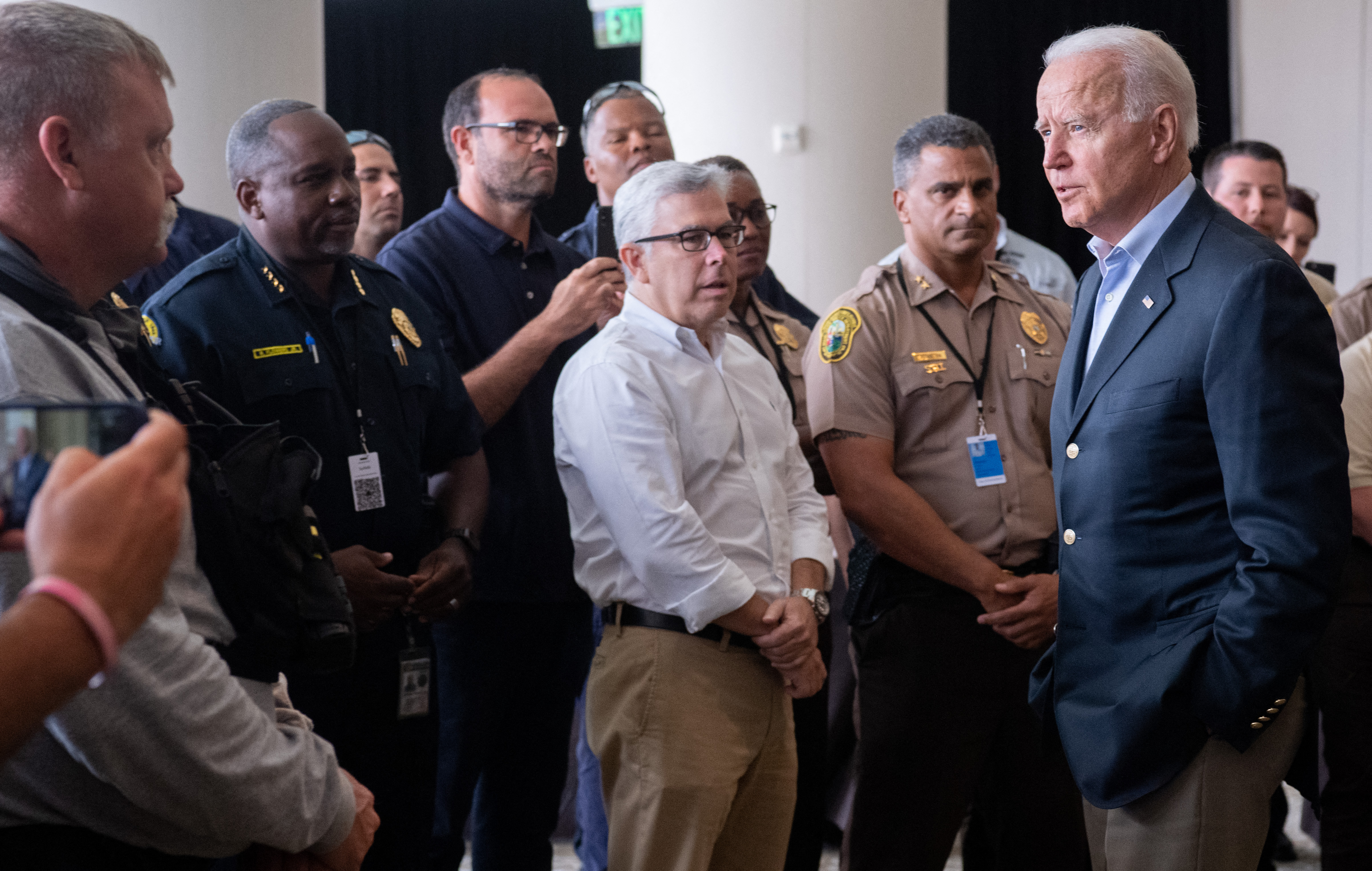 En vivo: así va la visita de Joe Biden al edificio caído en Miami