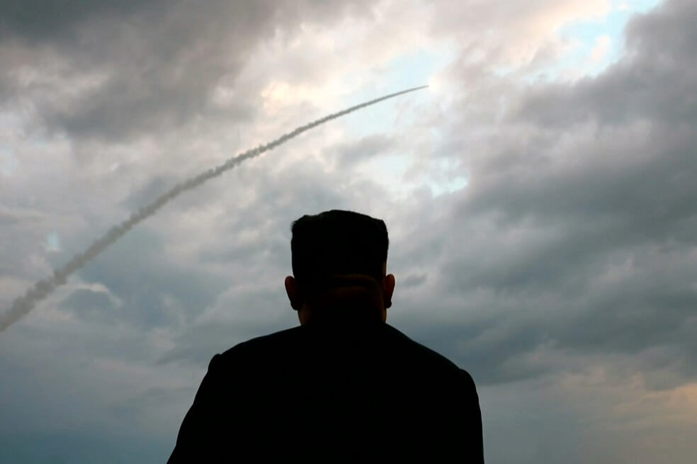 Las rondas de lanzamientos de proyectiles han sido supervisadas por el propio Kim Jong-un. / AFP