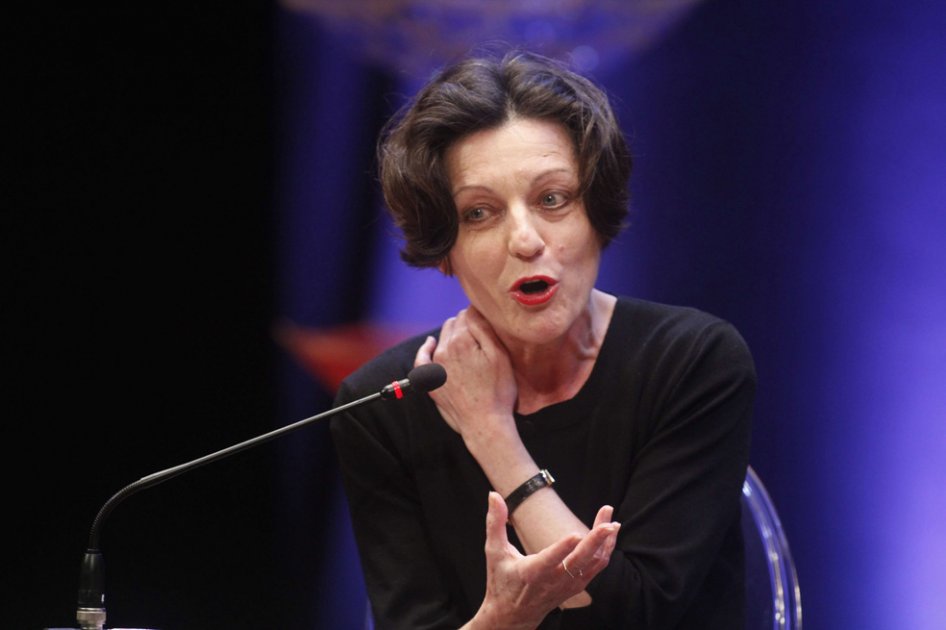 Nobel de Literatura Herta Müller quería ser peluquera y no escritora
