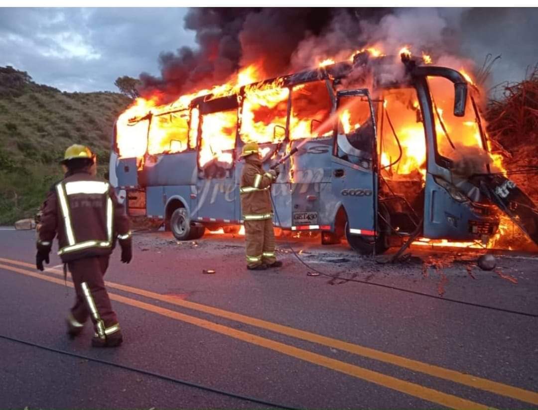 Accidente entre dos buses dejó 12 heridos en La Pintada, en Antioquia