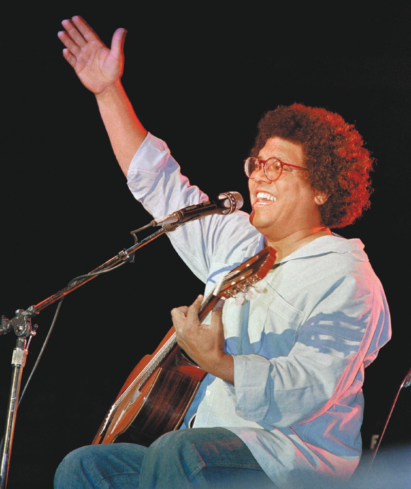 Además de sus múltiples galardones, Pablo Milanés obtuvo el Grammy Latino a la excelencia musical en 2015. 
