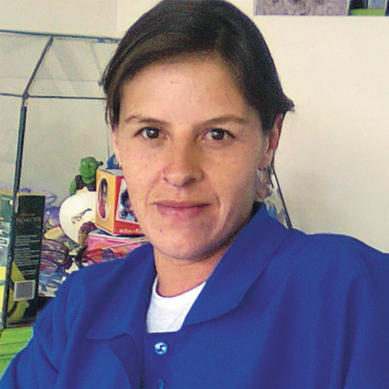 Rosa Elvira Cely era una vendedora de dulces que estaba validando su bachillerato cuando conoció a Javier Velasco.