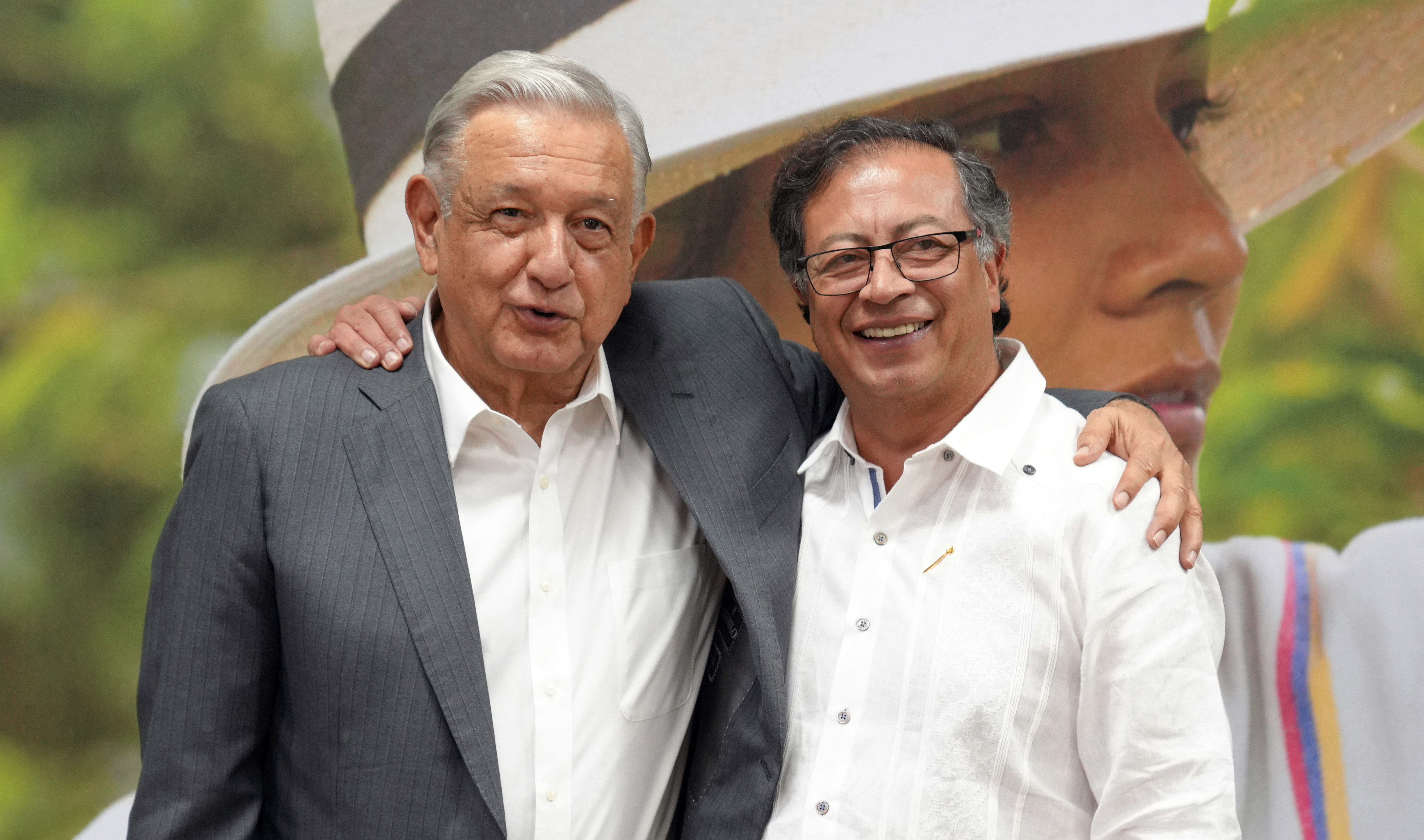 Sacar la coca de la lista de estupefacientes y otros secretos de la cita Petro-AMLO