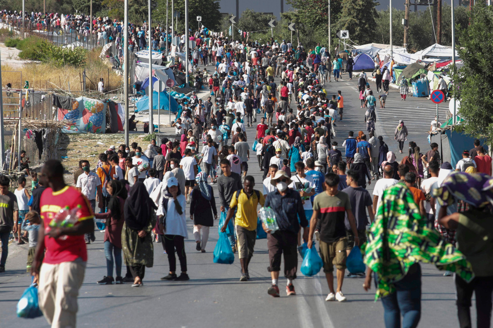 Grecia construye un campo de migrantes al que pocos quieren entrar