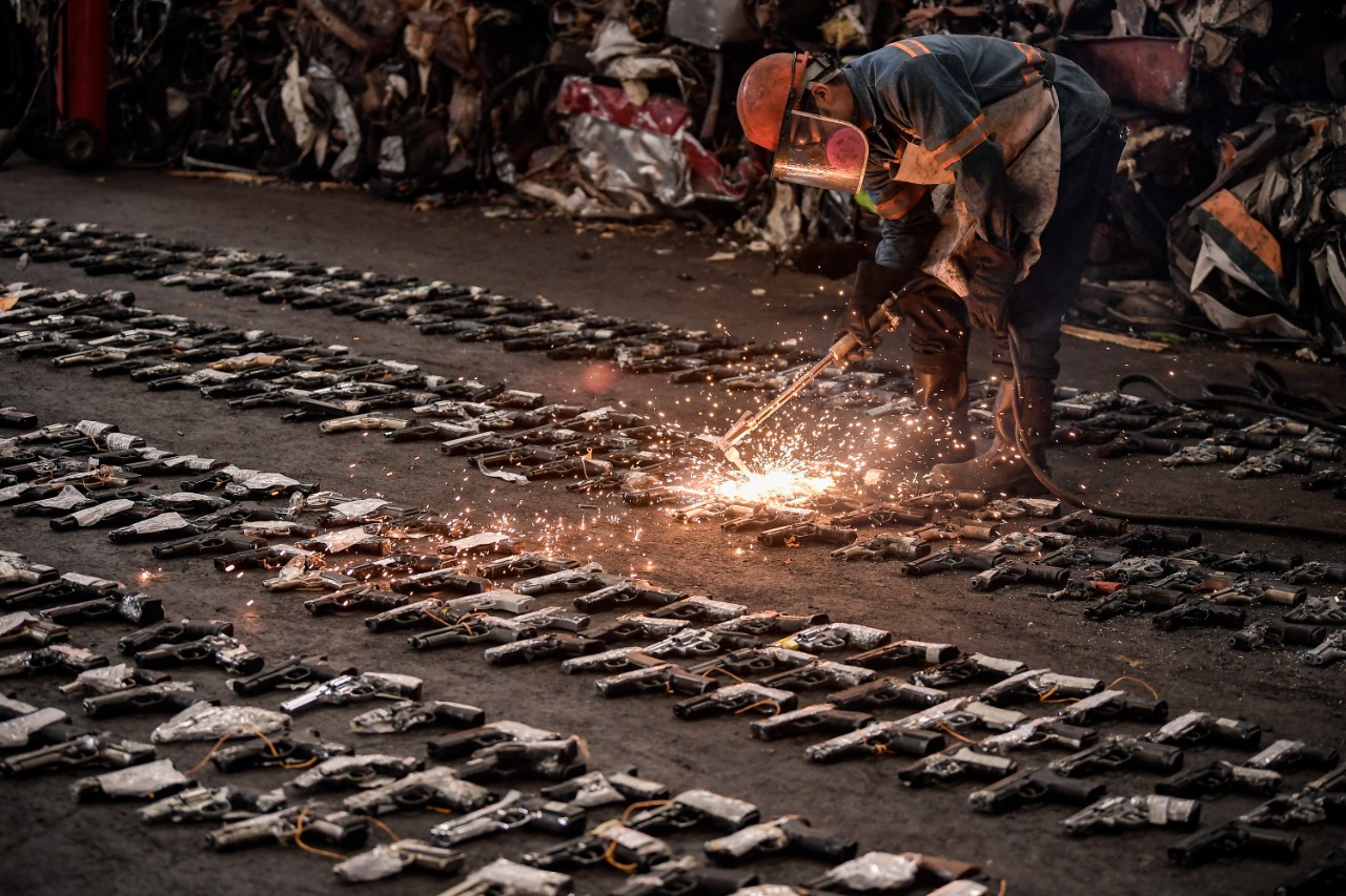 En total 1.537 armas de fuego tipo neumáticas, traumáticas y de fogueo fueron retiradas del círculo de comercio ilegal.
