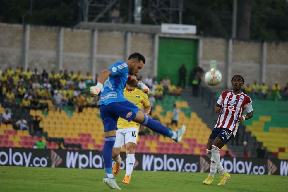 Júnior cayó en Bucaramanga y estiró su mala racha de juegos sin conocer la victoria