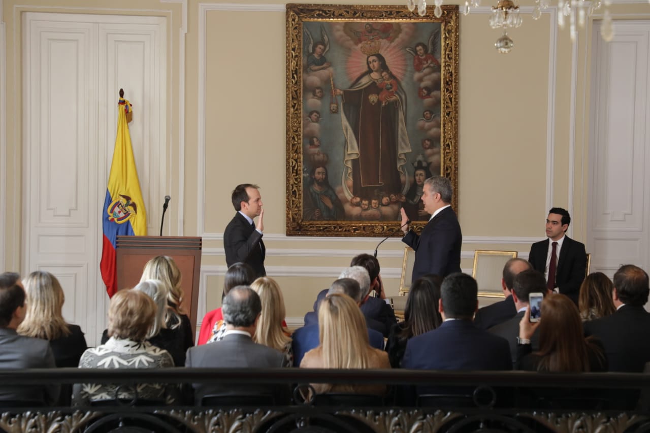 Ernesto Lucena se posesionó como el primer ministro del Deporte