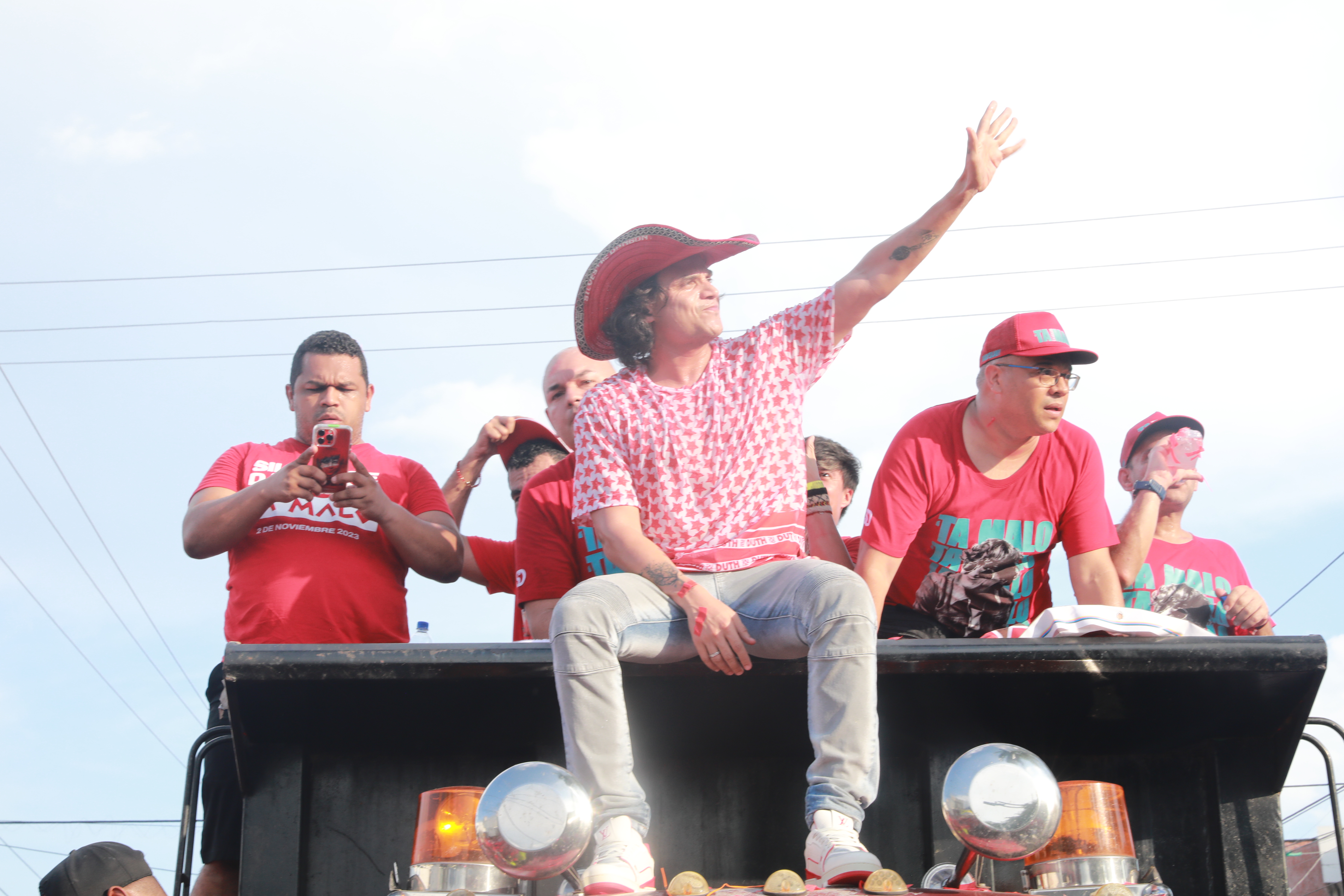 Silvestre Dangond y la mancha roja conquistaron Valledupar