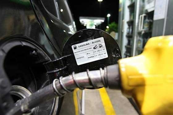 A partir de 2017 Venezuela venderá gasolina en pesos colombianos en la frontera