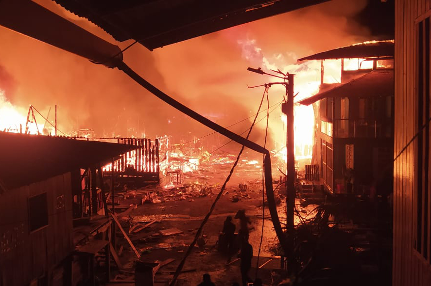 Tragedia en Riosucio: incendio deja al menos dos muertos y más de 60 viviendas destruidas