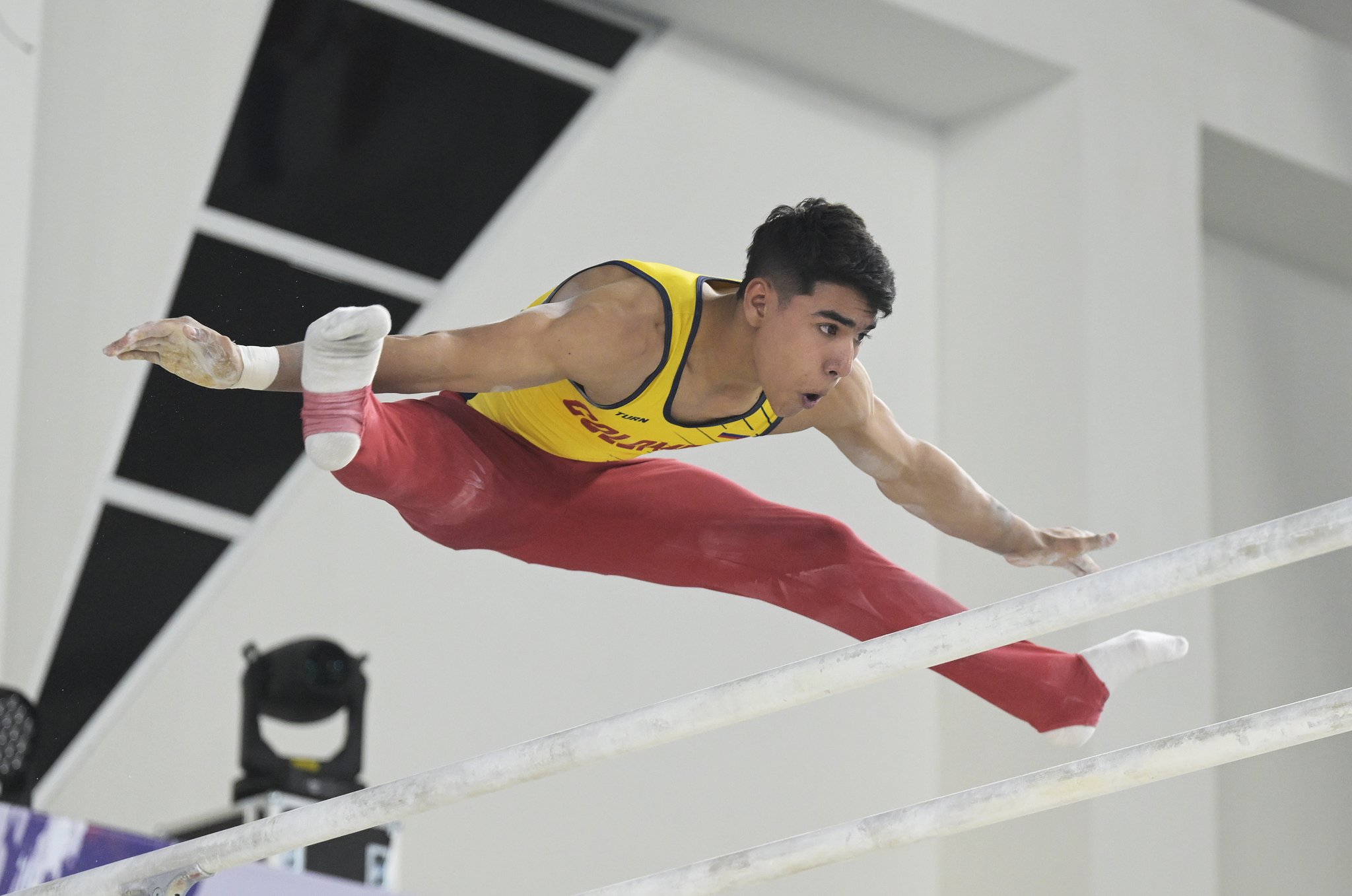Ángel Barajas hizo historia en el mundial junior de gimnasia