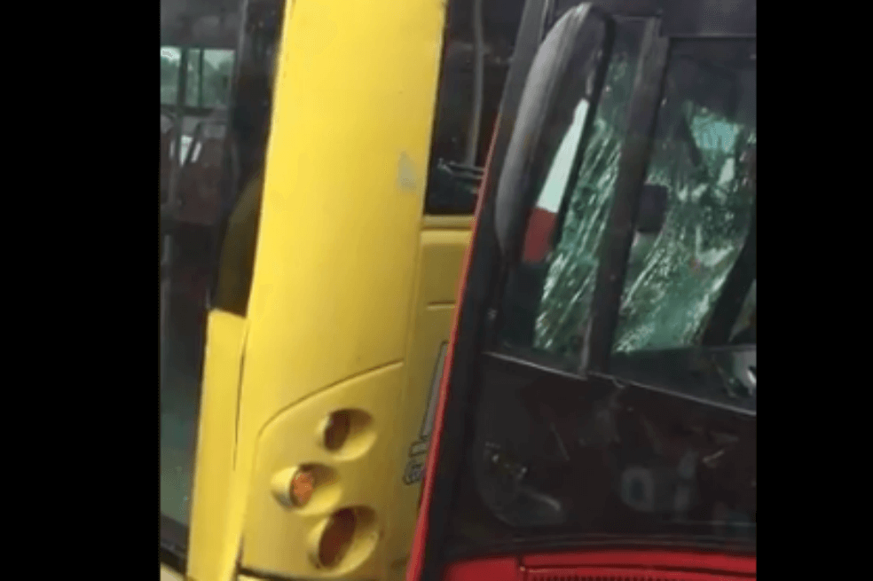 Choque entre dos buses de Transmilenio deja 12 personas heridas