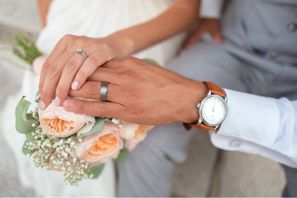 Bodas 2021: la tendencia de moda masculina para los padrinos del novio