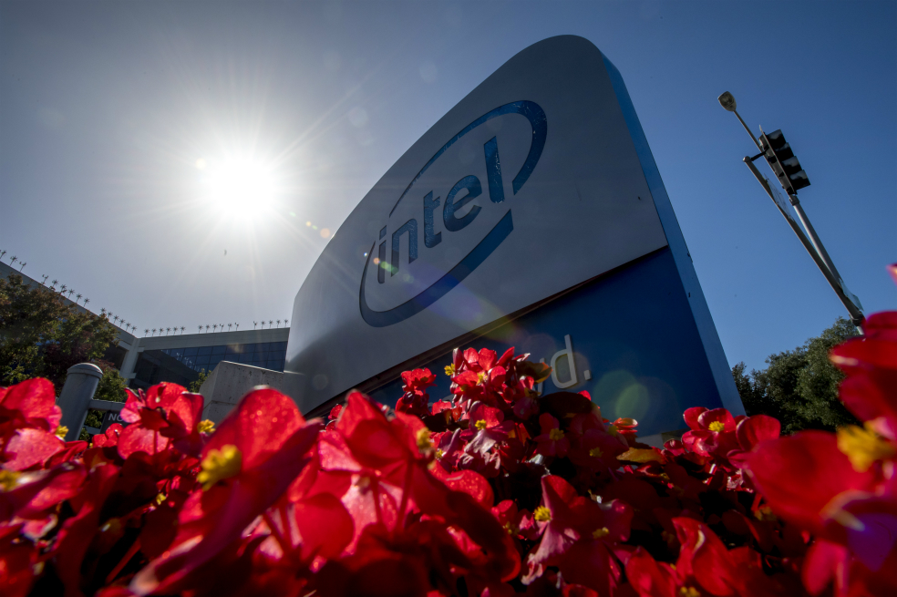 Se calienta la competencia en mercado de chips: Intel lanza empresa dedicada a IA