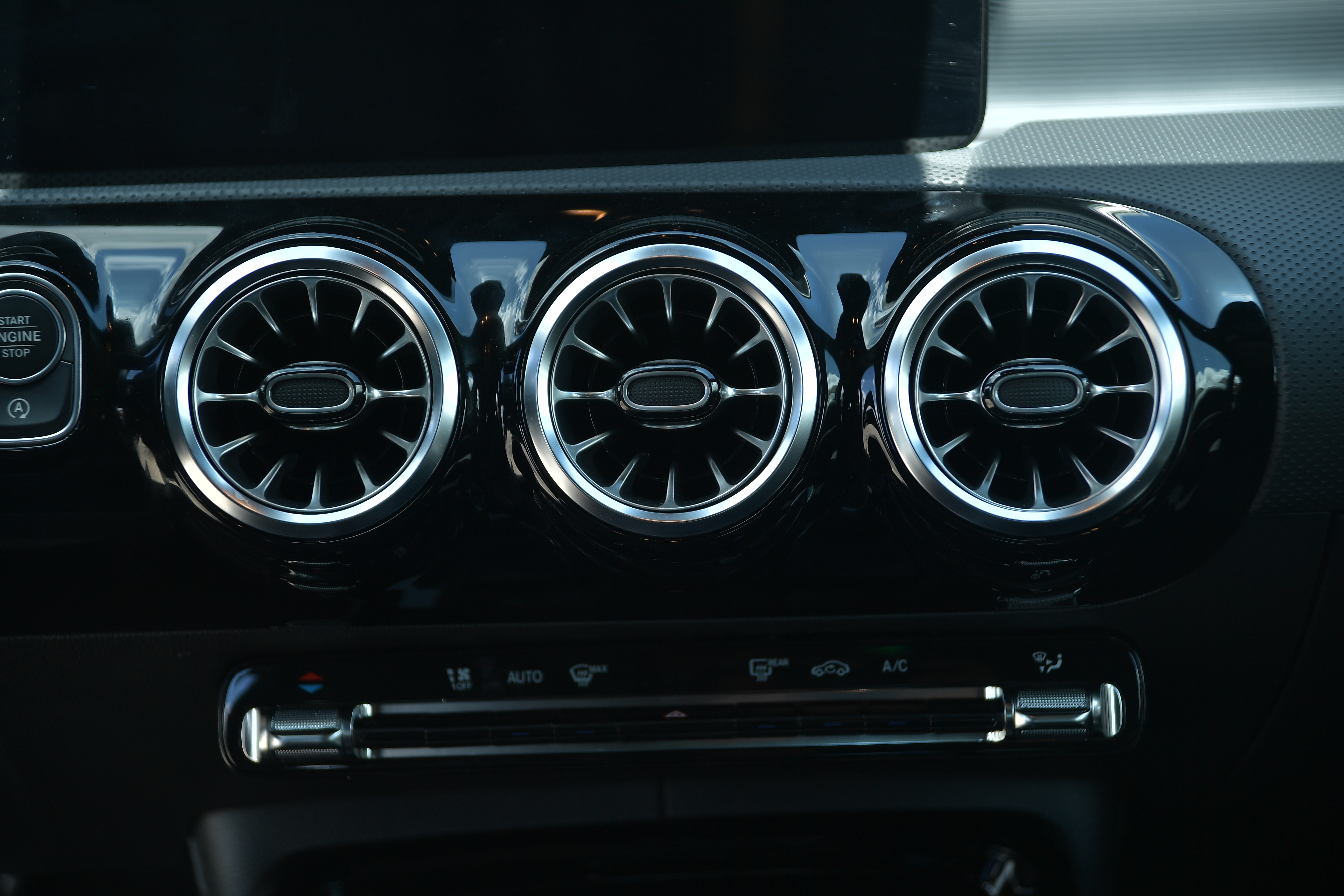 Automóvil Mercedes-AMG A45s.