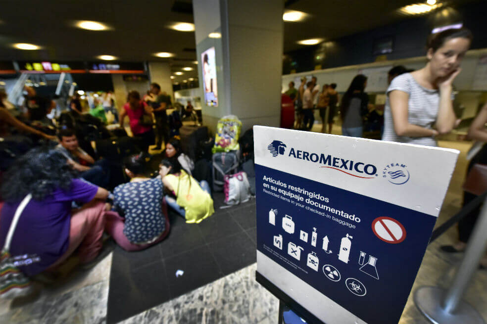 Renuncia una ministra mexicana tras ordenar retrasar un vuelo comercial