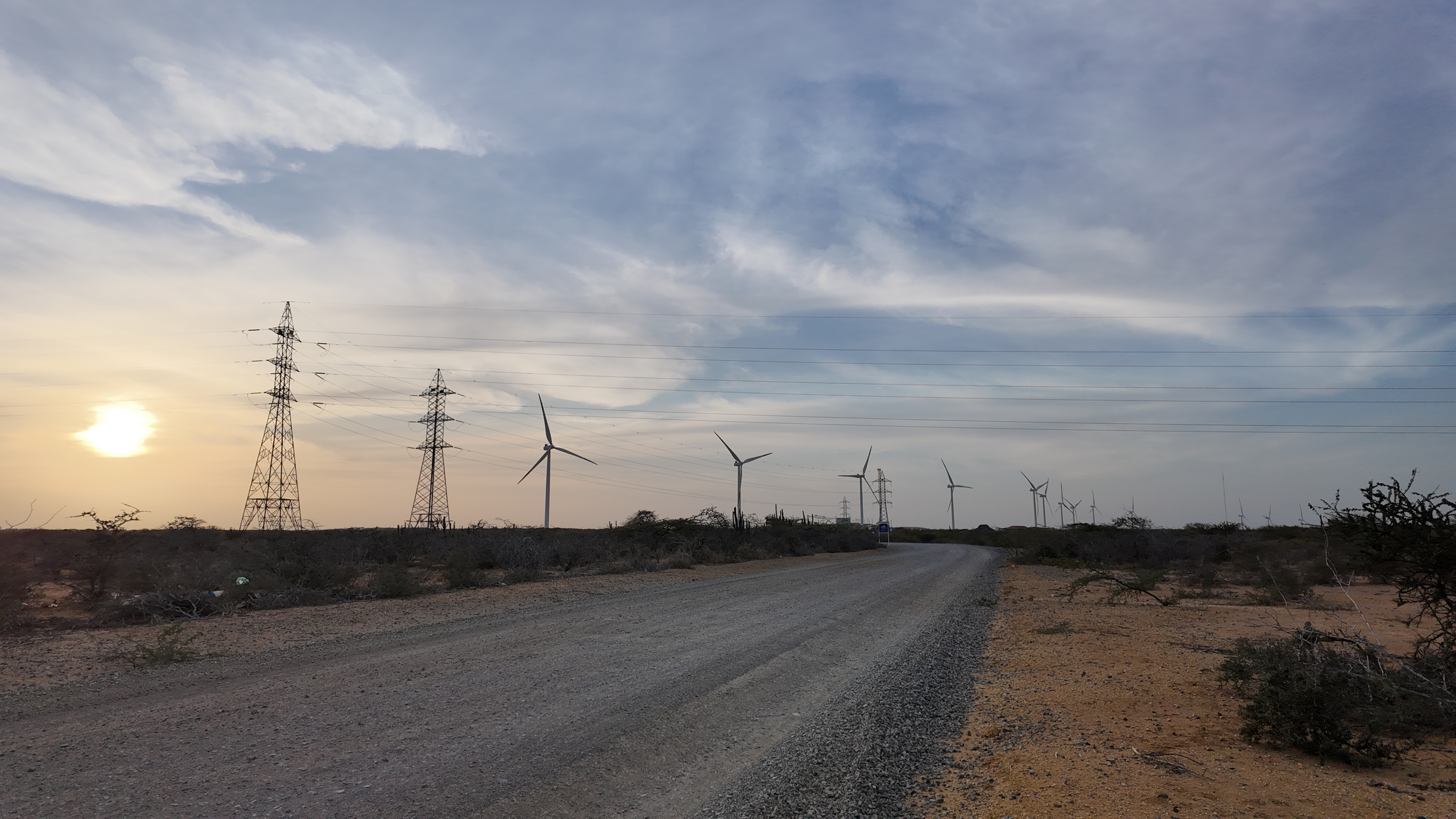 La línea de transmisión, que llevaría la energía de los parques al resto del país, terminará su construcción este año.