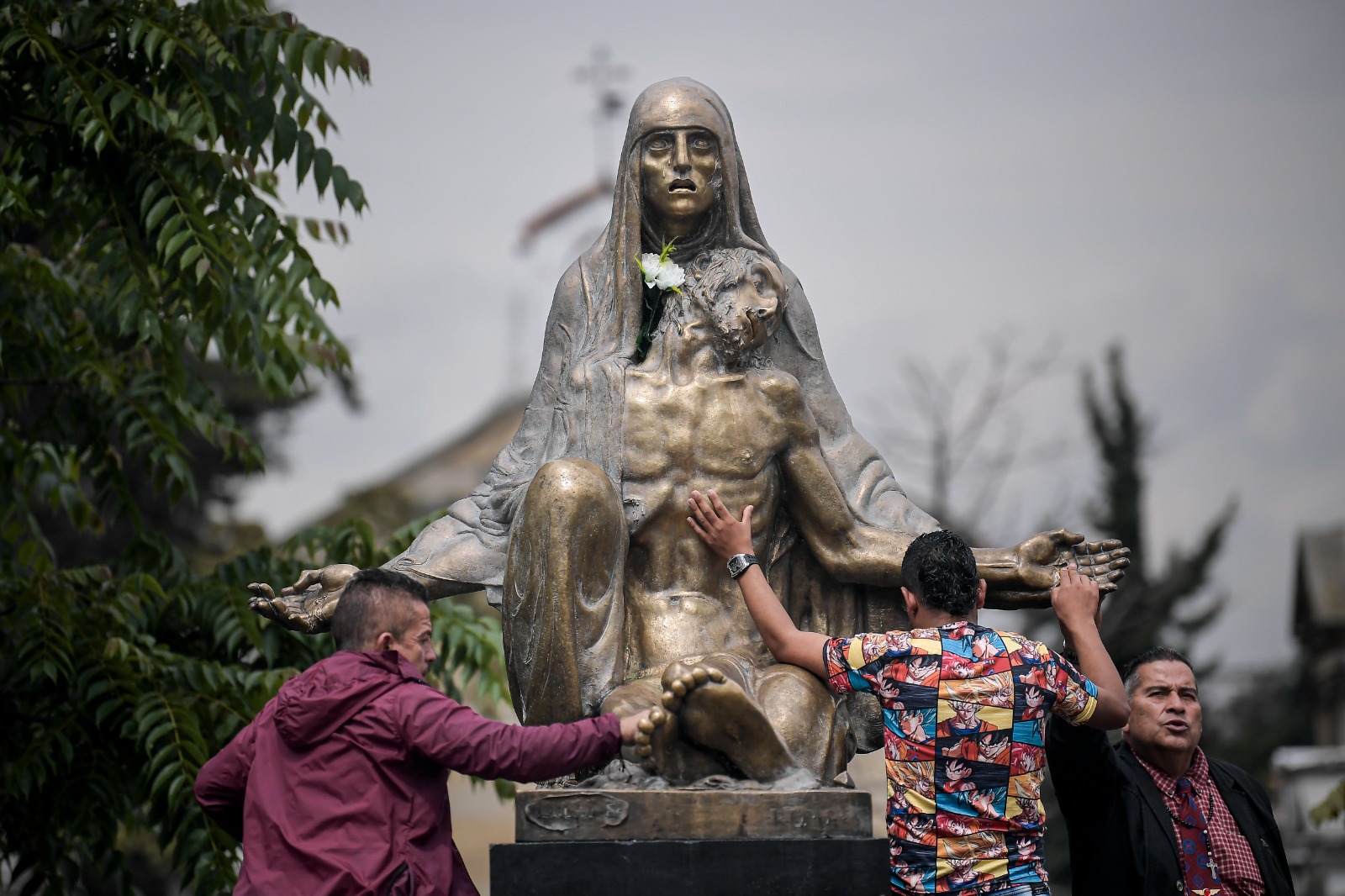 Hoy en día en el cementerio se pueden apreciar reformas en la fachada, mal estado en el interior de la elipse y masivos rituales en conmemoración de personajes que se encuentran en el lugar.