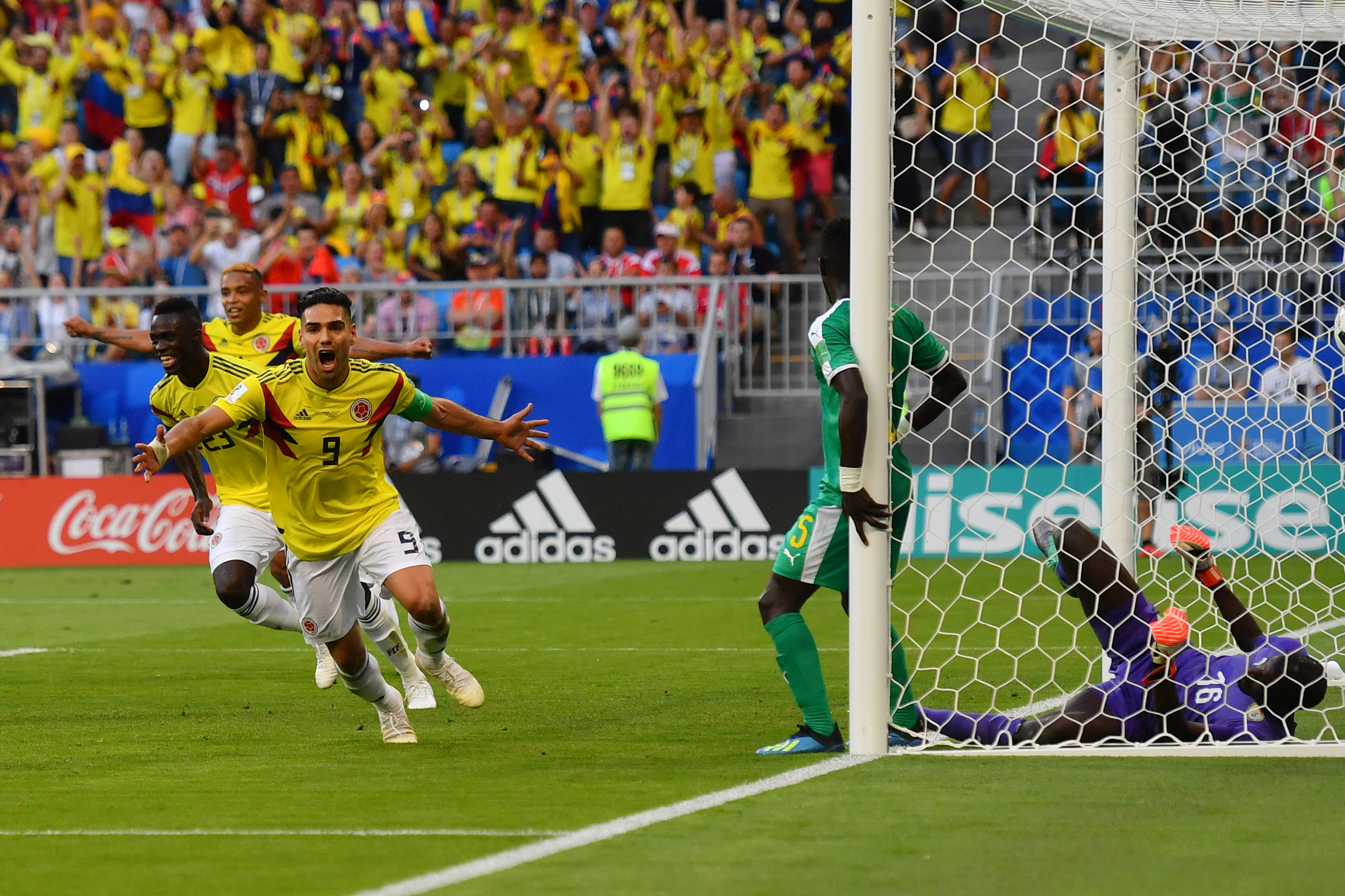 ¿Nos gusta el fútbol porque es apasionante o porque la FIFA lo sabe vender?