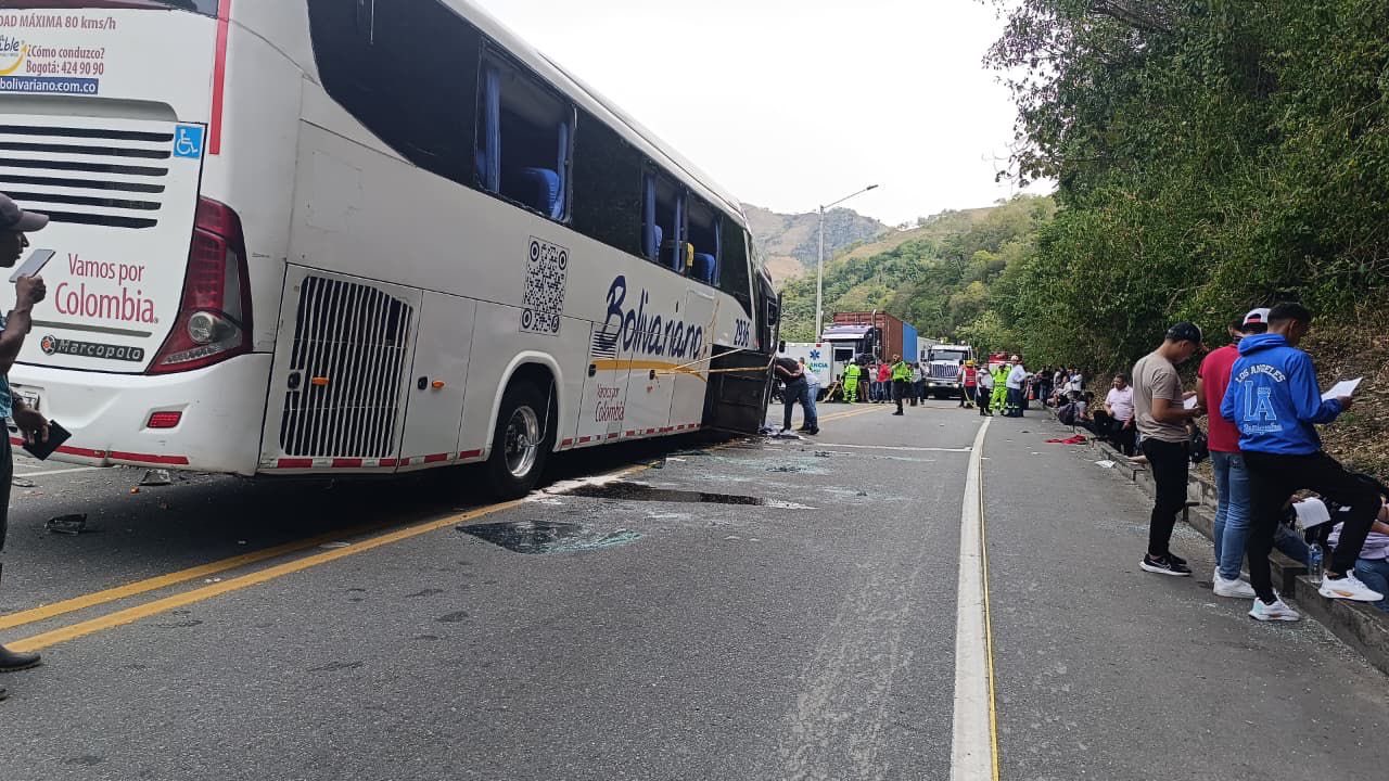 Identificaron a las víctimas del accidente en vía Medellín-Manizales que dejó tres muertos