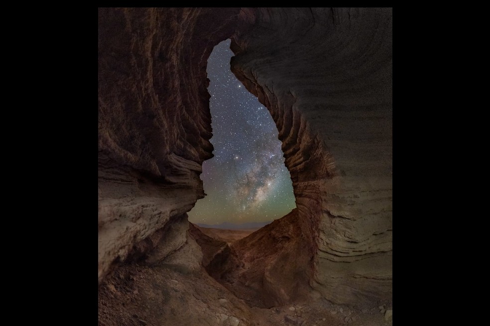 “Enmarcando los paisajes nocturnos ocultos de Atacama”, en San Pedro de Atacama, Chile.