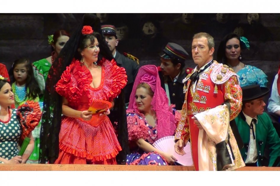 La mezzosoprano española Milagros Martín, considerada la reina de la zarzuela, interpretando el rol protagónico de “Carmen”. / Cortesía