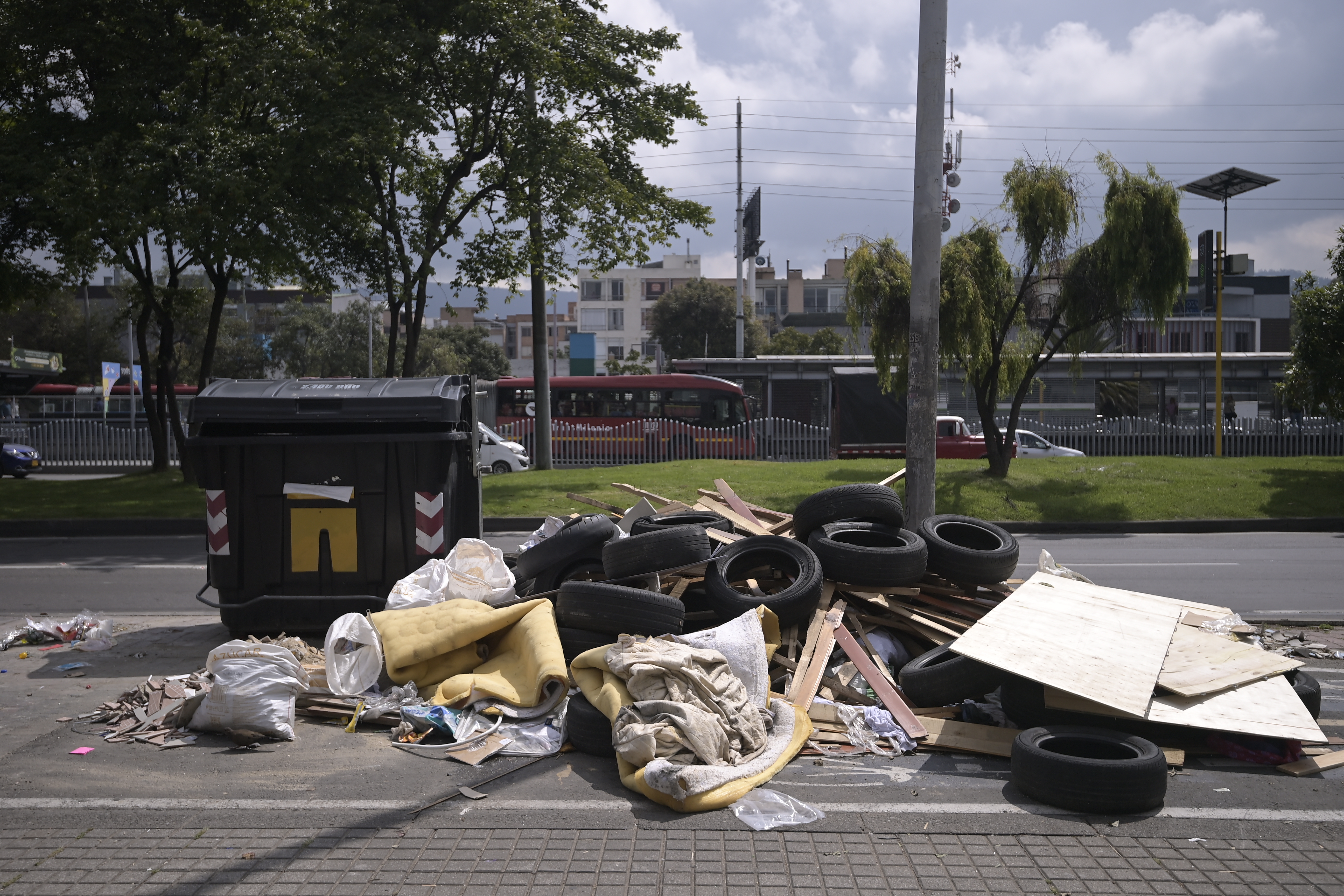 Bogotá supera los 600 comparendos en 2026 por mal manejo de basuras