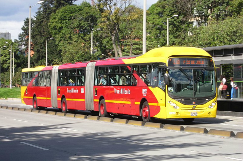 Con carteles de “los más buscados” en TM avanza Plan Navidad en Usaquén