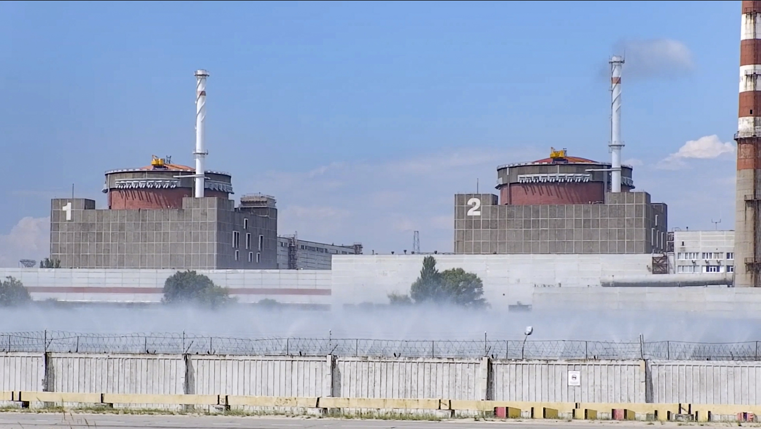 Ucrania bombardea base rusa cerca de planta nuclear de Zaporiyia