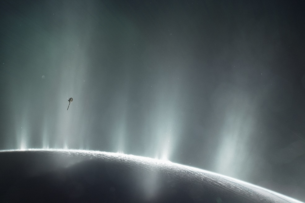 Nasa confirma que lunas de Saturno y Júpiter albergan ingredientes para tener vida