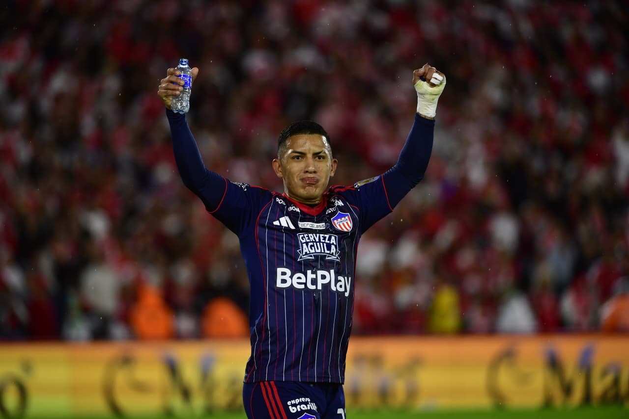Santa Fe rescató un empate en El Campín, cuando parecía que Junior daba el golpe en la ida de la semifinal. Todo se definirá la próxima semana en la vuelta que se jugará en Barranquilla. Estas fueron las mejores imágenes.