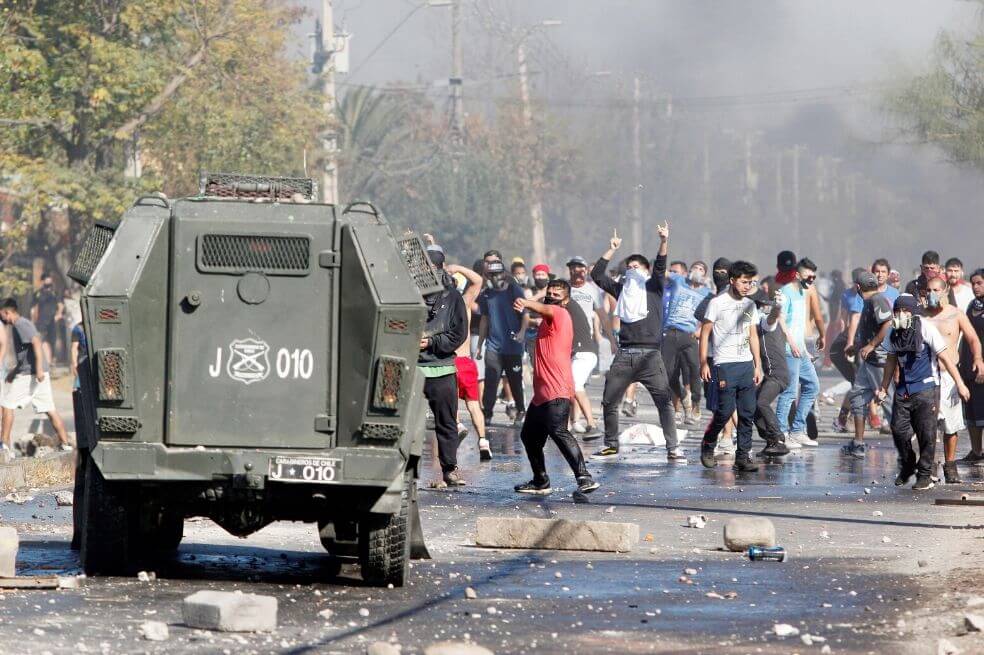 En fotos: violenta protesta en Chile por falta de alimentos durante cuarentena
