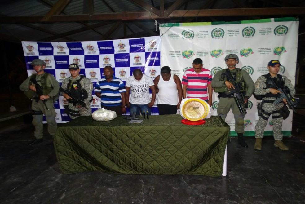 Capturan líder comunitario y escolta de la UNP por transportar droga